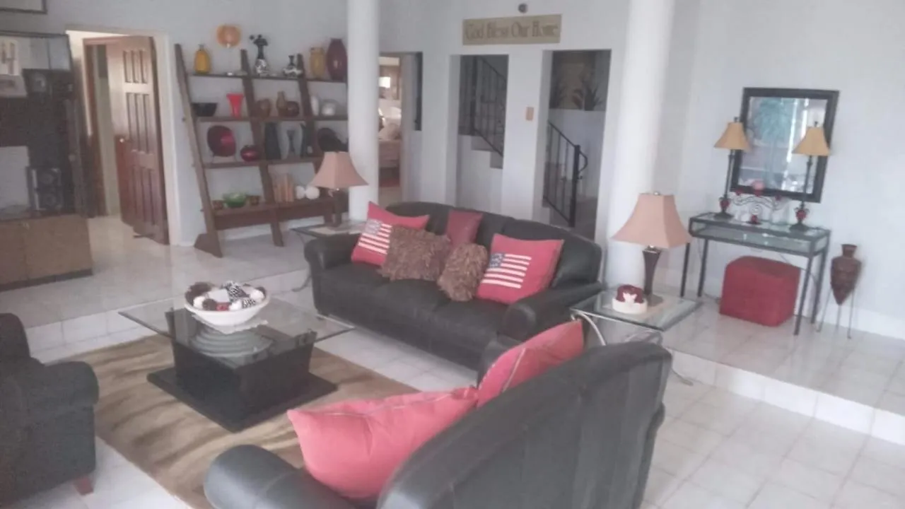 Holiday home Tranquila Oasis Villa Runaway Bay